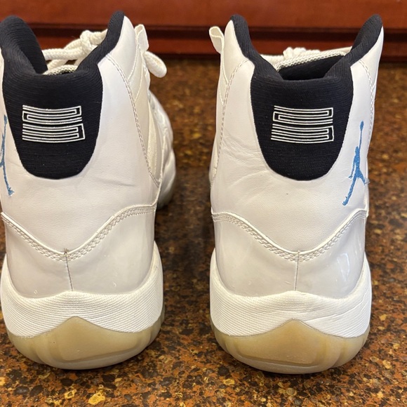 Nike White and Blue High-Top Sneakers Vintage 2014 - Picture 4 of 5